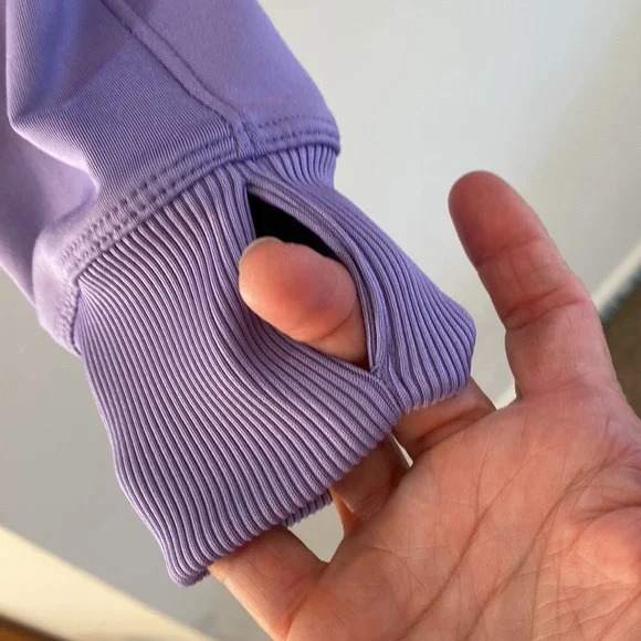 Nike 1/4 zip hoodie, dri-fit 89% polyester, 11% spandex, lavender color - Picture 7 of 9